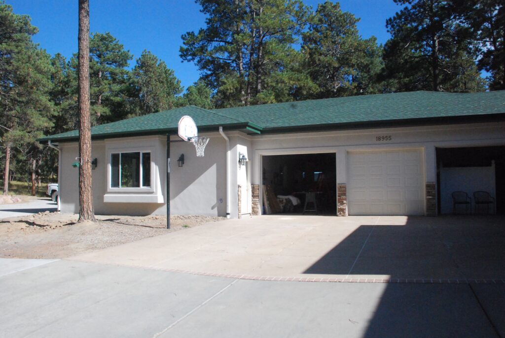 Uhlik Garage 1